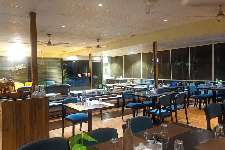 Dining 76 of 94