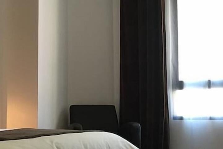 Room 4 of 27