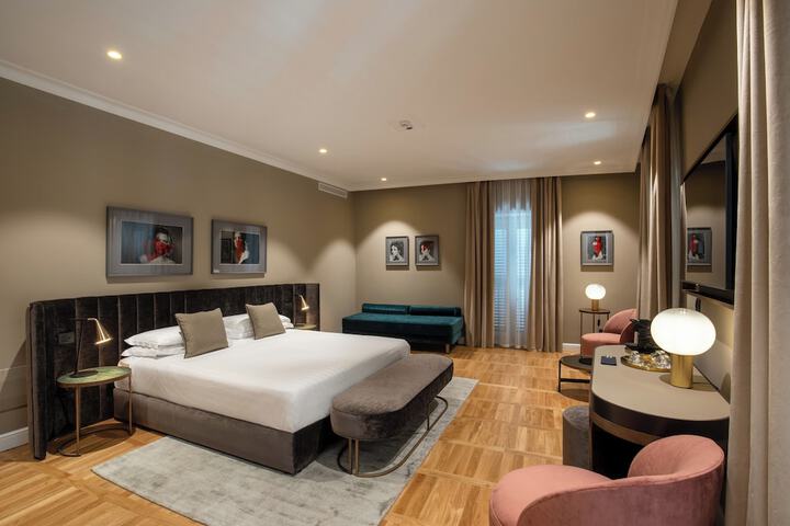 Room 44 of 289