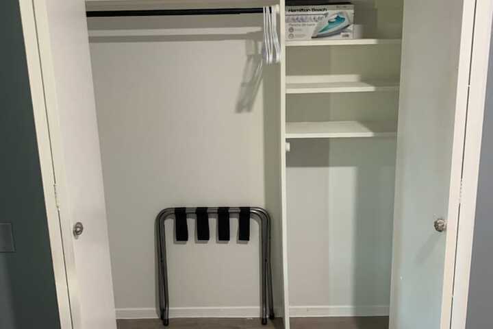 Room 6 of 17
