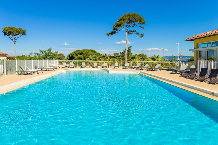 Hotel Pool
