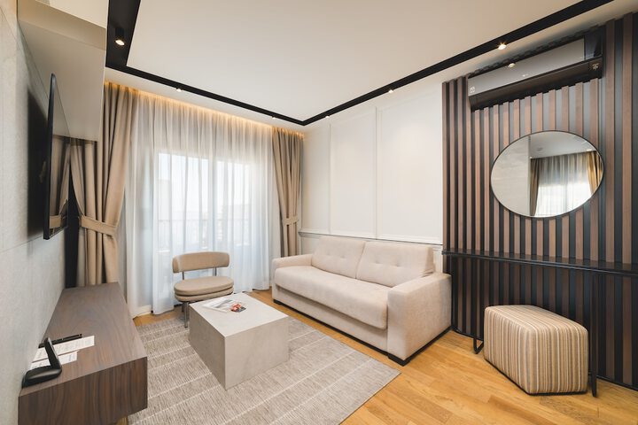 Room 15 of 42