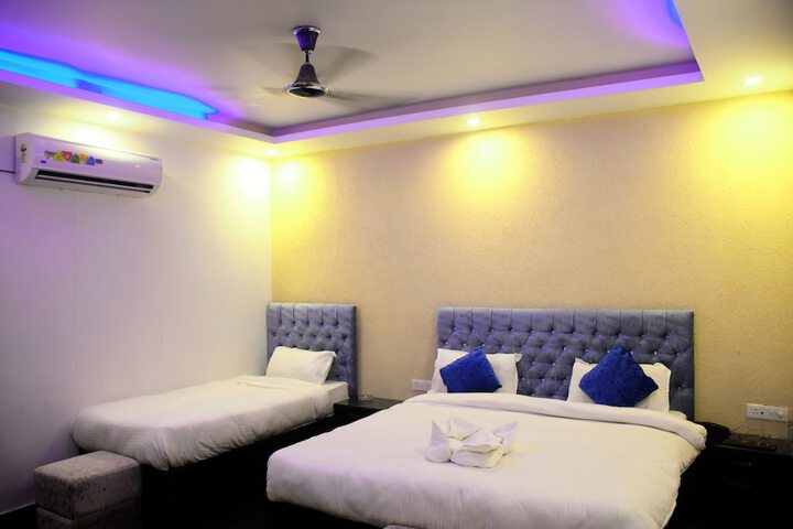 Room 14 of 35