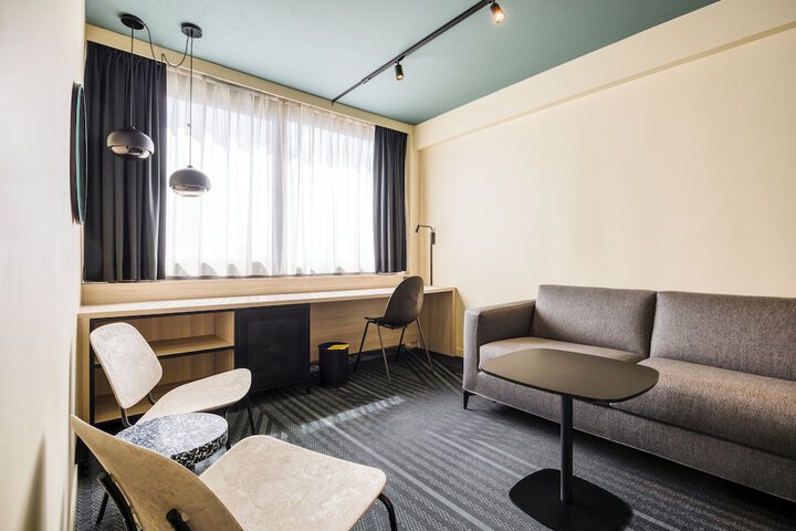 Room 38 of 119