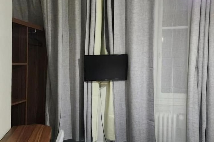 Room 6 of 20