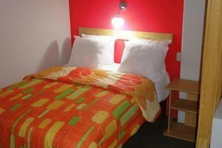 Room 5 of 19