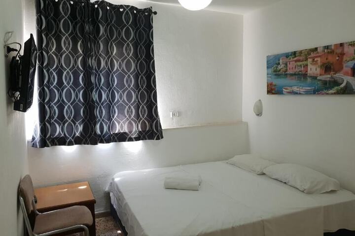 Room 5 of 50