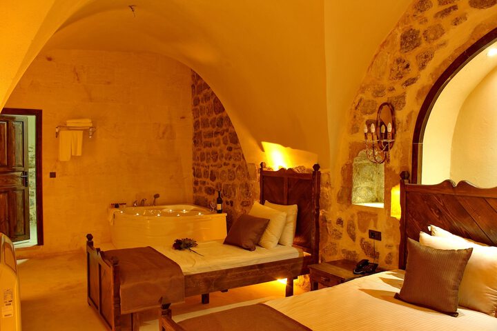 Room 6 of 23