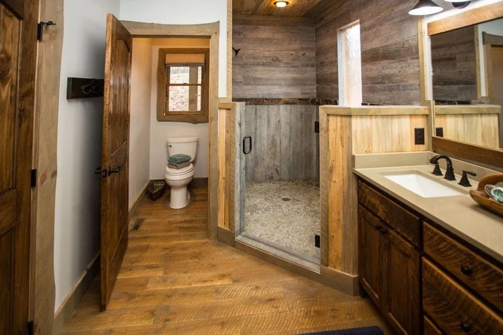 Room 3 of 20