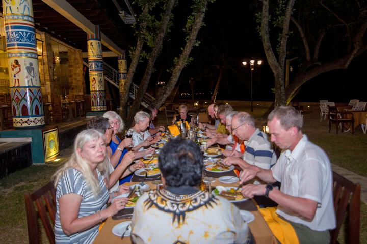 Dining 37 of 72