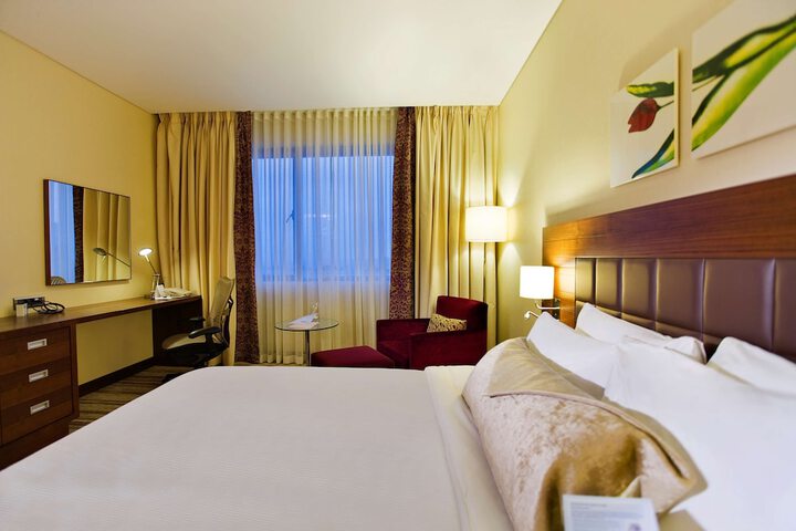 Room 12 of 70