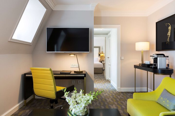 Room 34 of 85