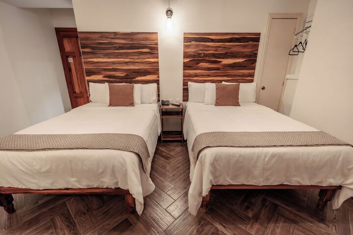 Room 27 of 73
