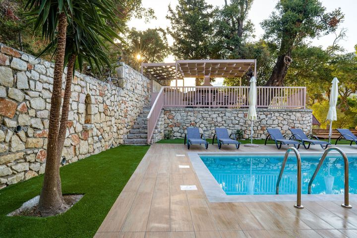 Pool 44 of 72