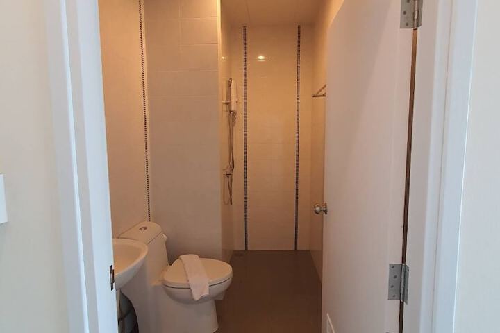 Room 12 of 107