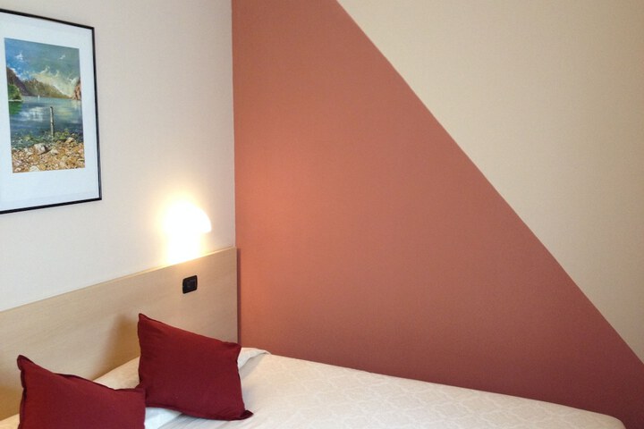 Room 5 of 37