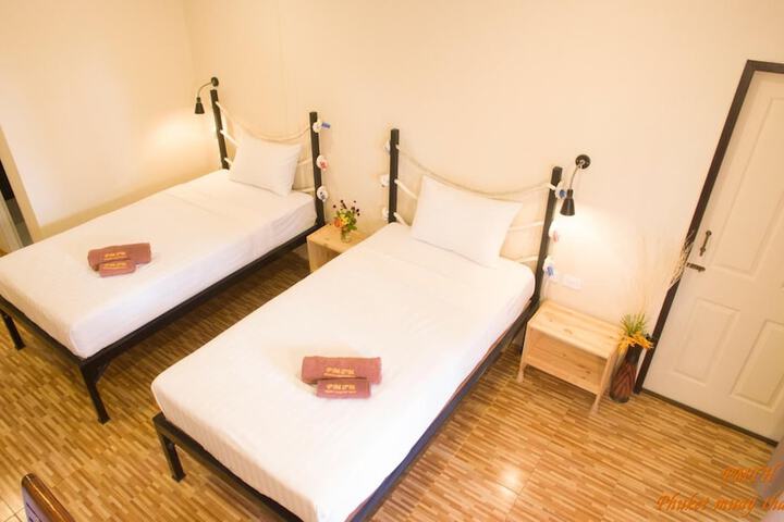 Room 12 of 62