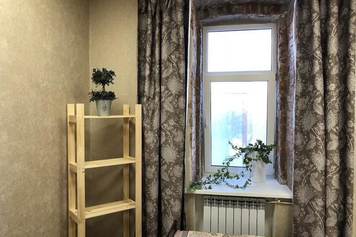 Room 12 of 38