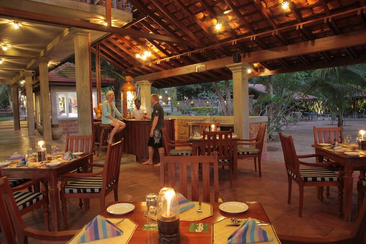 Dining 42 of 57