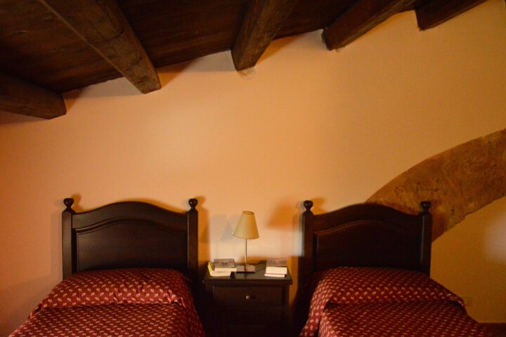 Room 7 of 38