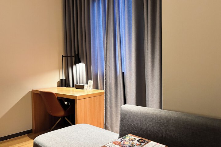 Room 13 of 100