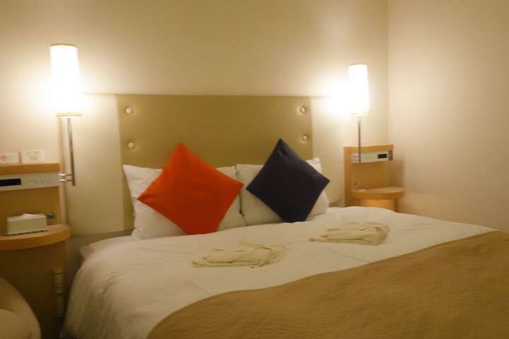 Room 10 of 90