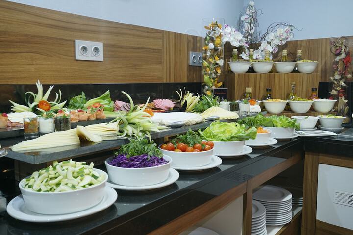 Dining 20 of 55