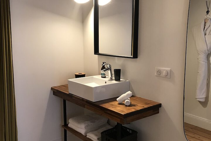 Room 45 of 83