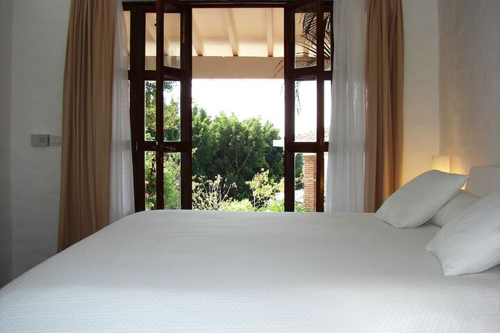Room 2 of 14