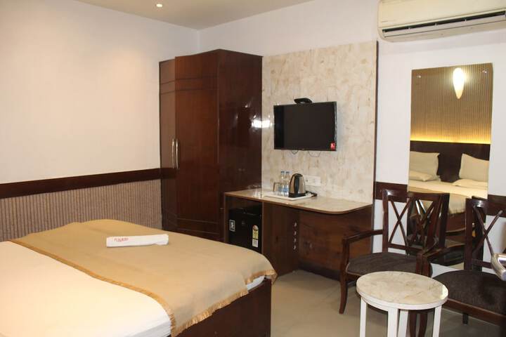 Room 6 of 20