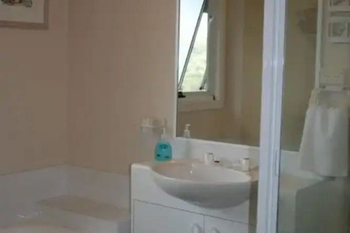 Room 2 of 2