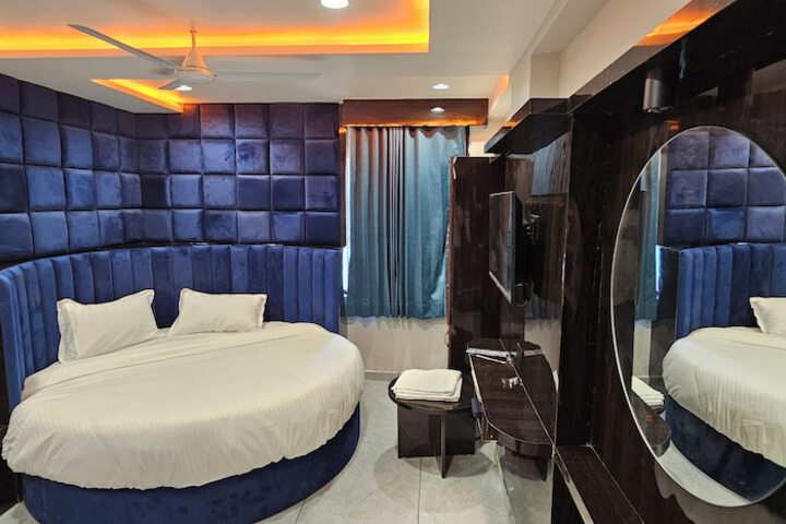 Room 8 of 51