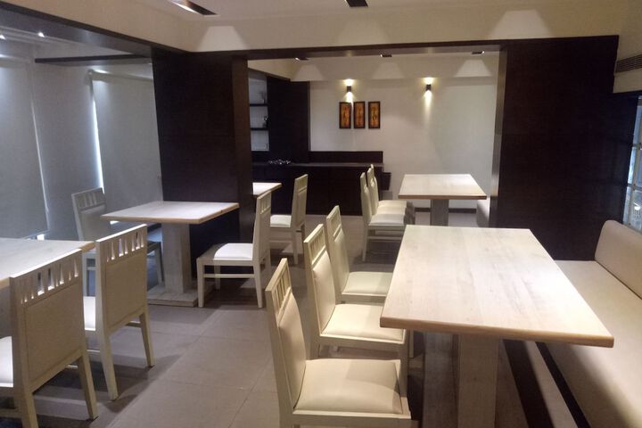 Dining 10 of 14