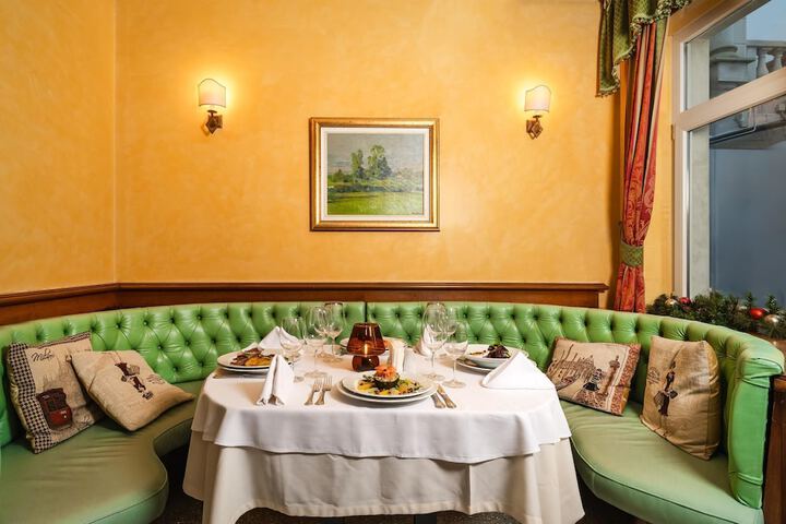 Dining 130 of 159