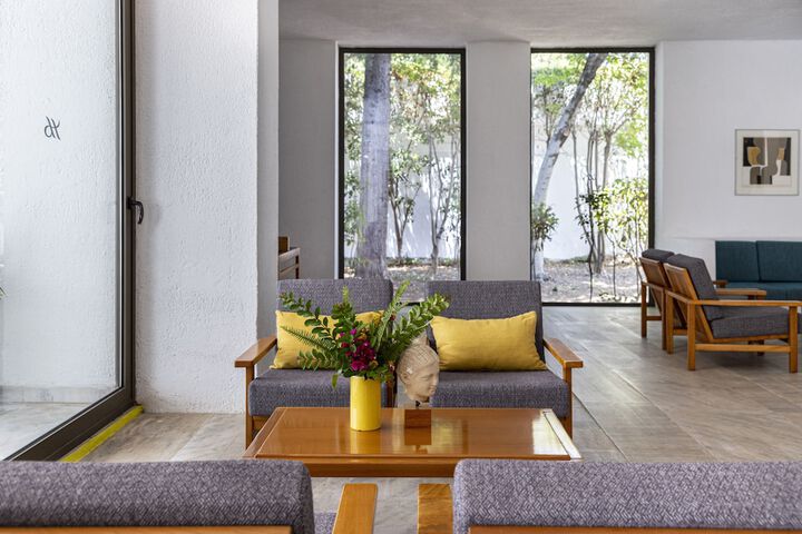 Guest Lobby