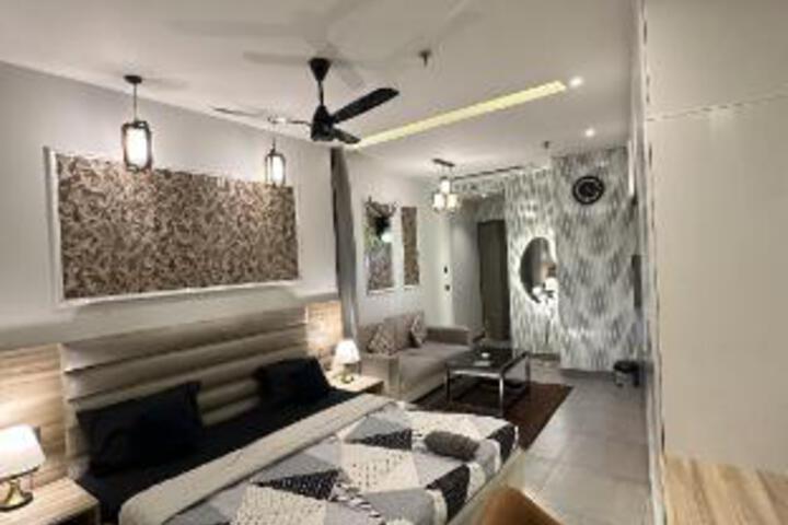 Room 5 of 5