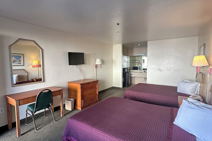 Room 13 of 17