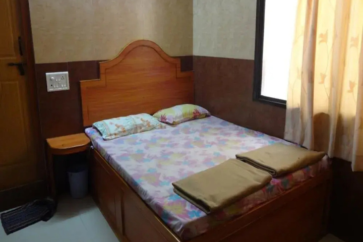 Room 2 of 5