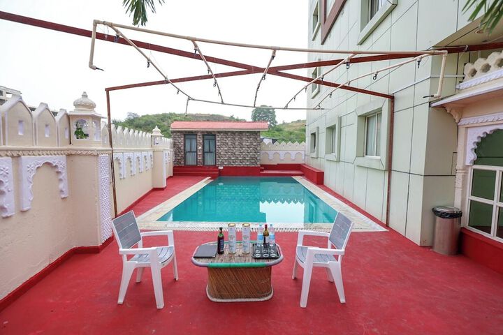 Pool 44 of 64