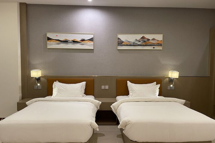Room 3 of 28