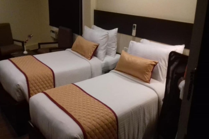 Room 6 of 47
