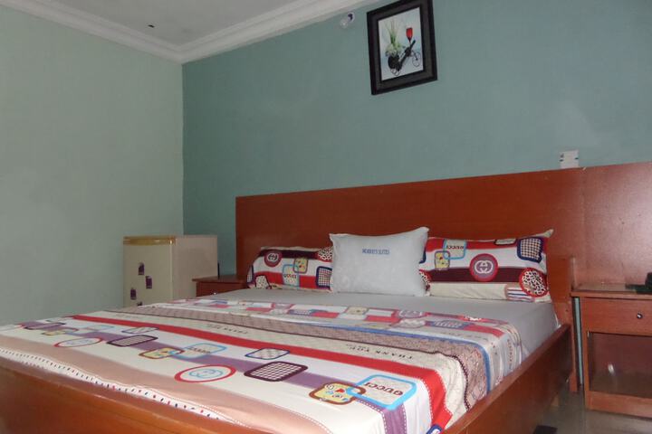 Room 4 of 28