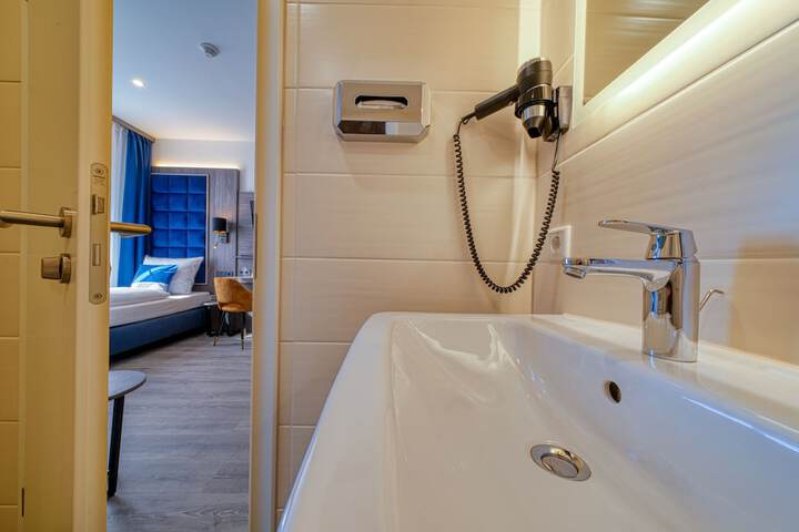 Room 34 of 45