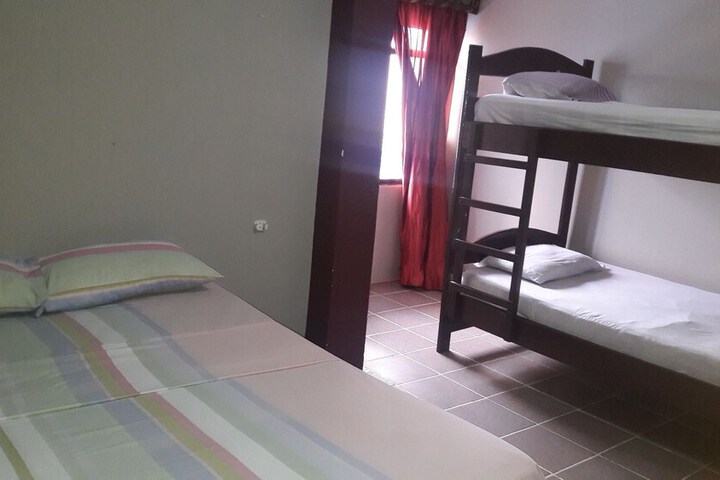 Room 8 of 27