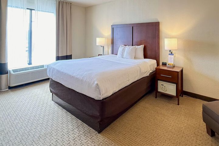 Room 53 of 105