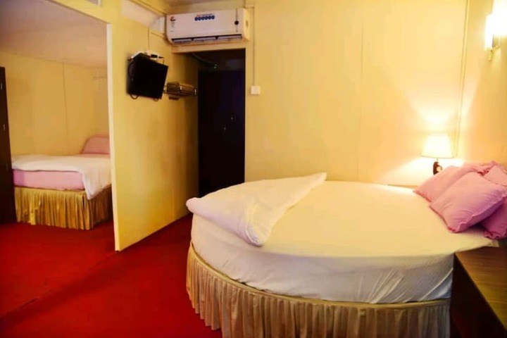 Room 3 of 46