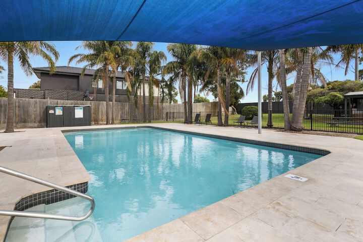 Hotel Pool