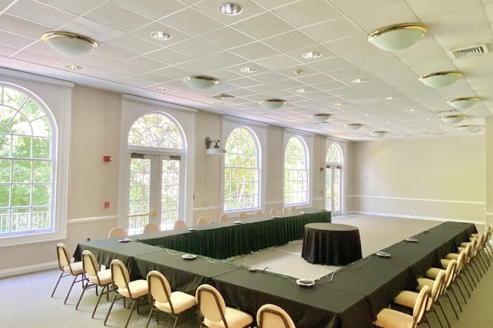 Business Center 43 of 51