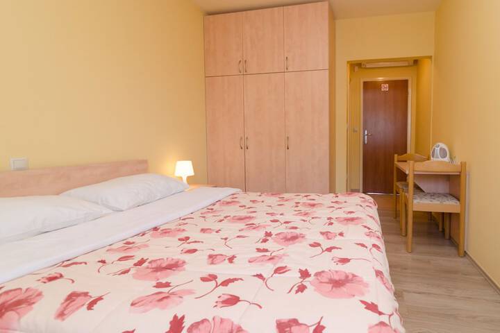 Room 13 of 60