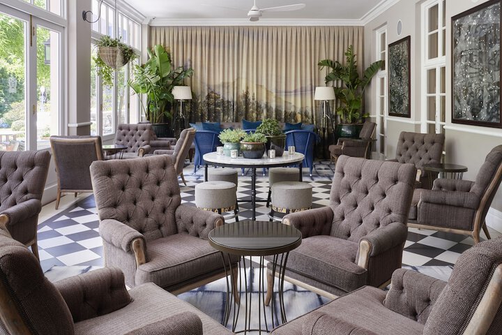 Lounge 164 of 183